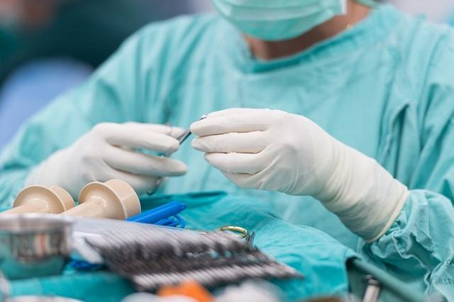 Cirurgia de hérnia de hiato volumosa: devemos usar tela?
