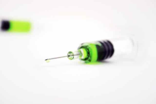 Estudo identifica associação entre paralisia de Bell e a vacina meningocócica