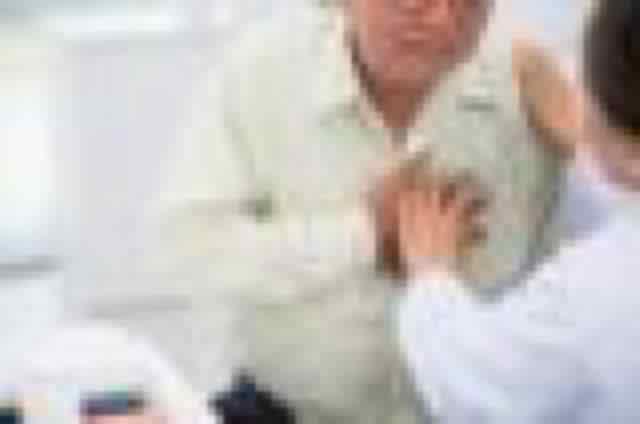 Quais os critérios eletrocardiográficos de infarto com supradesnivelamento de ST?