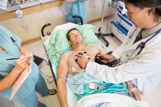 Critérios de ressuscitação para parada cardíaca fora do hospital