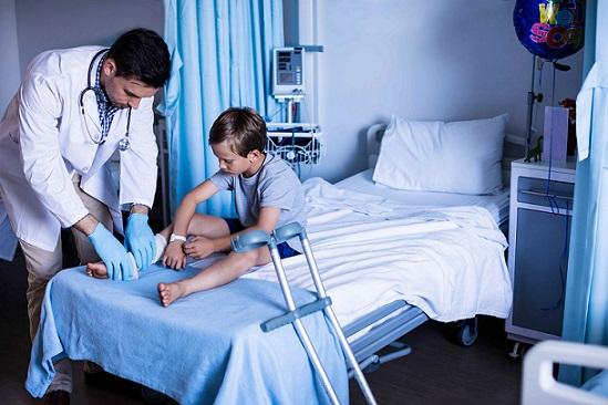 Avaliação do aumento no risco de fraturas ósseas em crianças com fraturas prévias