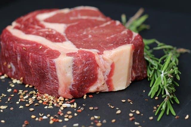 Consumo de carne e frango pode estar relacionado a doenças cardiovasculares?