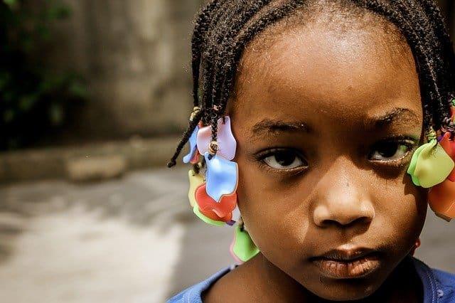 Prescrição de opioides ou corticoides para pneumonia e sinusite em crianças não segue as diretrizes estabelecidas