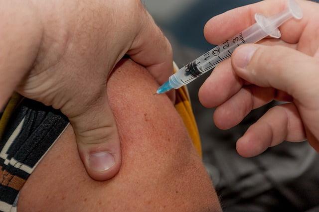 Vacina contra o HPV é aplicada em paciente para estudo sobre câncer cervical