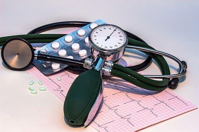Testes não invasivos precoces são realmente necessários em pacientes com angina instável?
