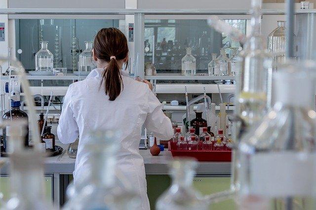 Pesquisadora em estudo de destaque da ACR 2020 sobre doenças osteometabólicas e artrites microcristalinas