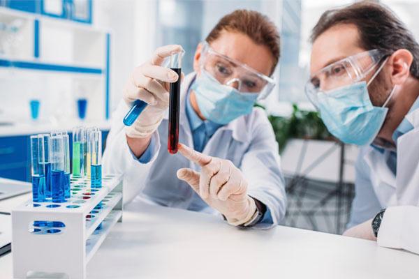 O setor laboratorial ganhou força e destaque com a pandemia.