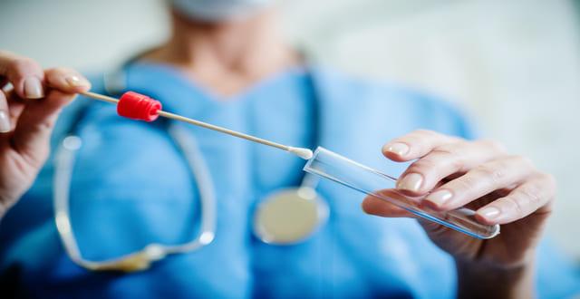 Uso de estratégia de testagem tripla para diagnóstico de infecções sexualmente transmissíveis