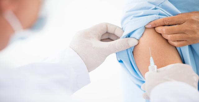 Anvisa pede alteração na bula das vacinas da Janssen e da Astrazeneca