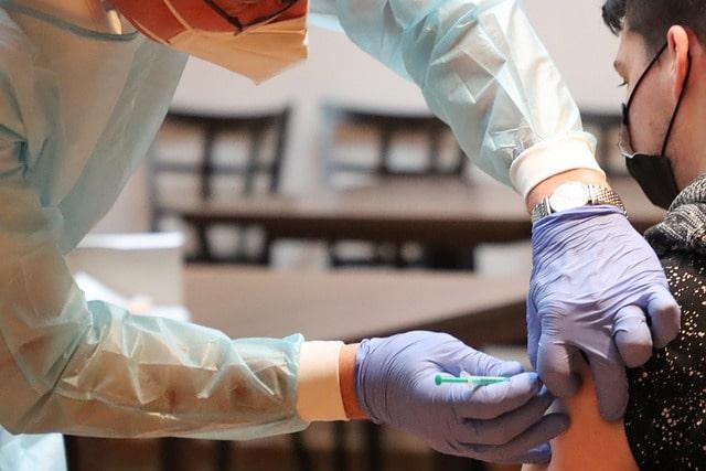SBIm se posiciona sobre a suspensão da vacinação contra a Covid-19 em adolescentes sem comorbidades