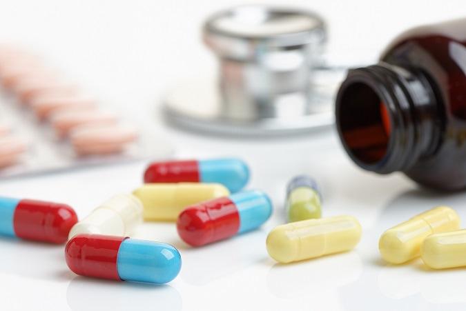 cápsulas de medicamentos variados de baricitinibe para covid-19
