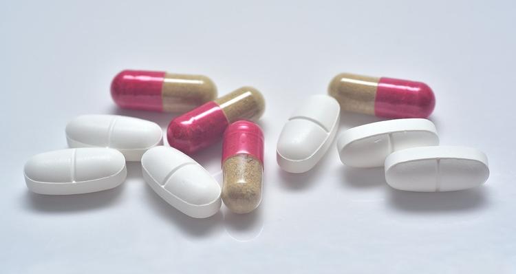 Interrupção precoce de um estudo randomizado por benefício o caso do Molnupiravir para Covid-19