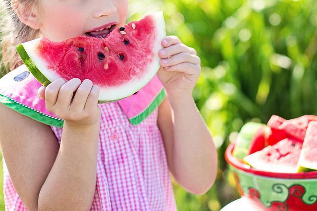 Hábitos alimentares de crianças pré-escolares interagem com práticas alimentares das mães.
