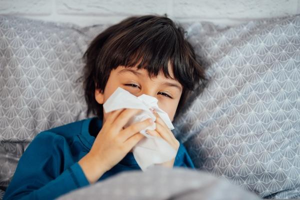 Gripe: aumentam casos de internações pediátricas e Fiocruz relaciona com VSR