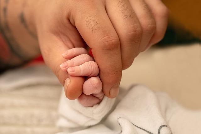 Revisão aborda características de Candida auris em pediatria