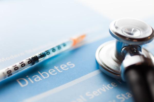 Há relação entre alteração tireoidiana e eventos cardiovasculares em diabéticos?