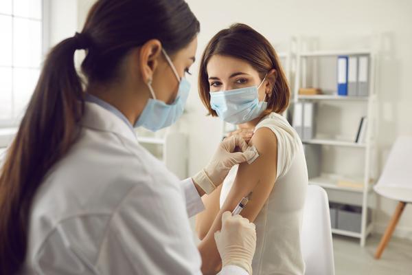 Autorizada nova fase de testes com vacina brasileira contra covid-19