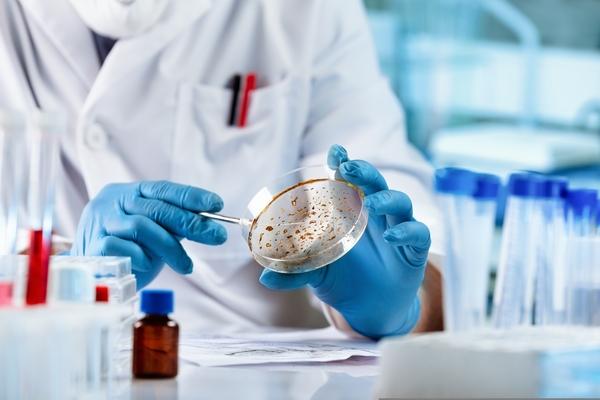 Intervenções contra a resistência antimicrobiana
