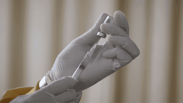 Anvisa aprova registro de vacina Spikevax monovalente contra covid-19