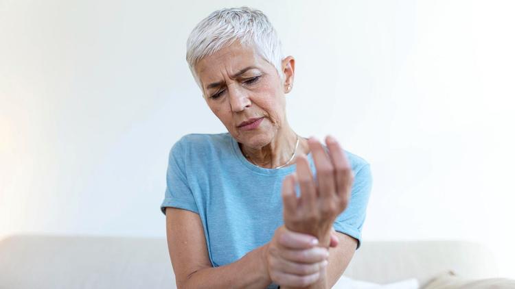 Artropatia inflamatória nos pacientes tratados com inibidores de checkpoint