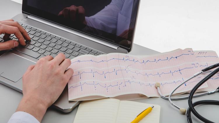 Revisão: Monitorização do débito cardíaco
