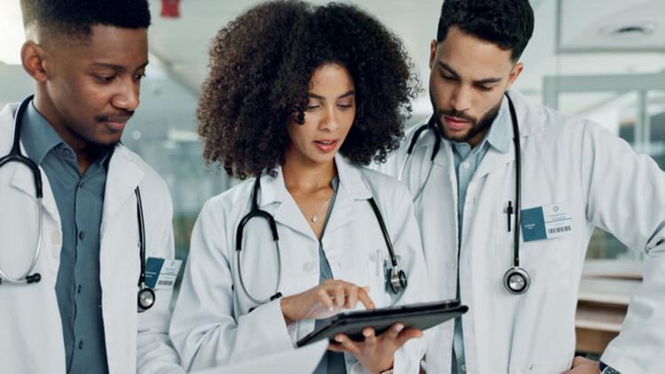 A ressecção óssea é necessária no tratamento da deformidade de Haglund?