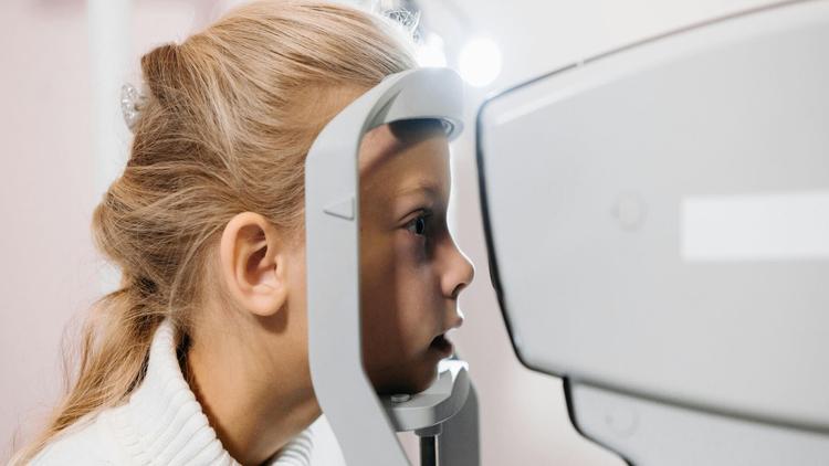 Medidas de exposição ao ar livre e miopia em crianças com smartwatch