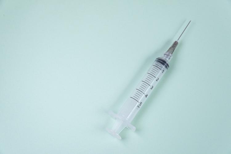 Vacina 4CMenB: dados de segurança