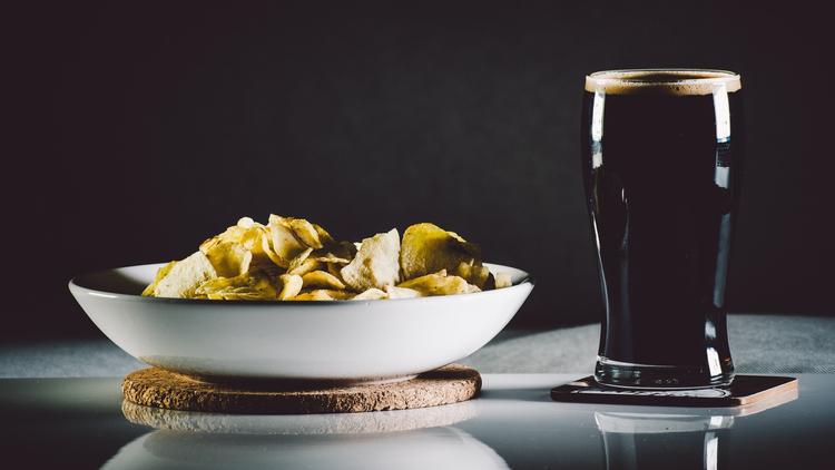 Ultraprocessados e álcool custam cerca de R$ 28 bilhões anuais ao SUS