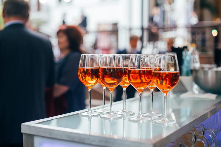 Consumo de bebidas alcoólicas com moderação realmente é benéfico para o coração?