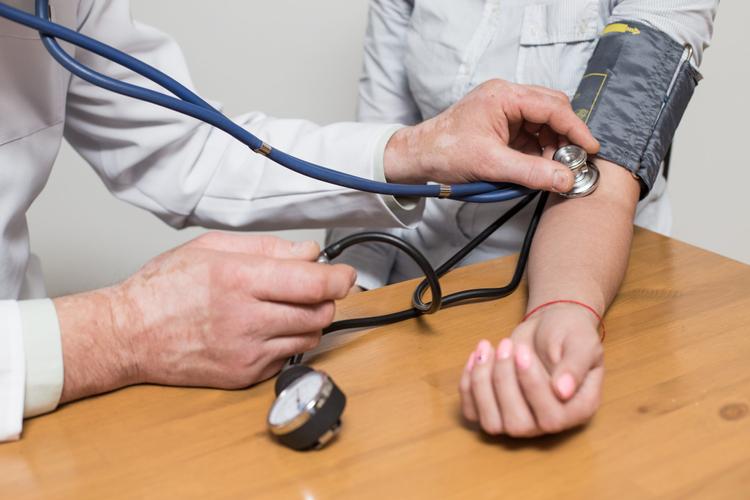 Você usa o manguito certo na hora de medir a pressão do seu paciente?