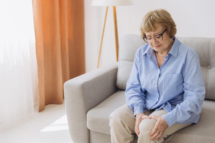 idosa com osteoporose