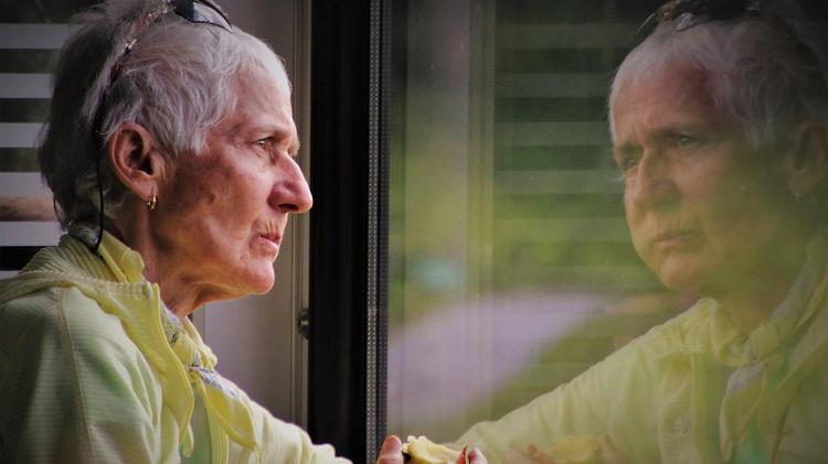 Doença de Alzheimer: Qual o impacto de atividades cognitivas ao longo da vida?