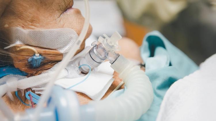 Atualização sobre traqueostomia: indicações, benefícios e complicações