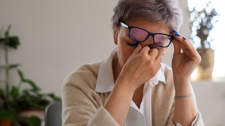 Alucinações visuais na doença de Parkinson papel da disfunção colinérgica