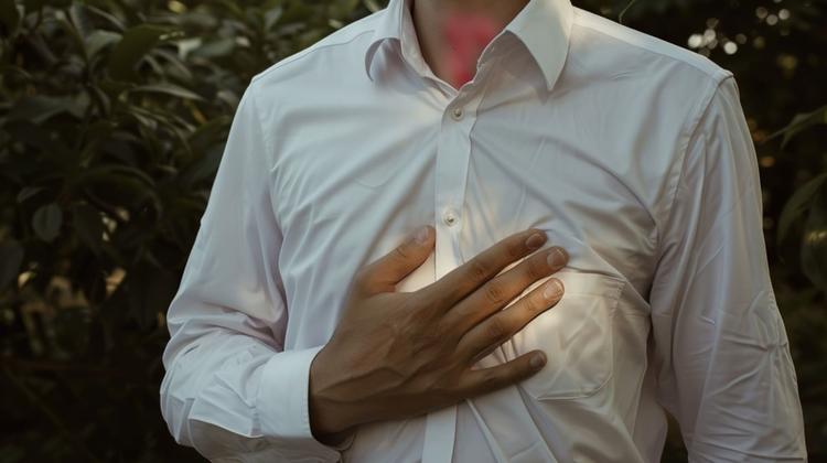 Uso do POCUS no diagnóstico de embolia pulmonar em pacientes críticos