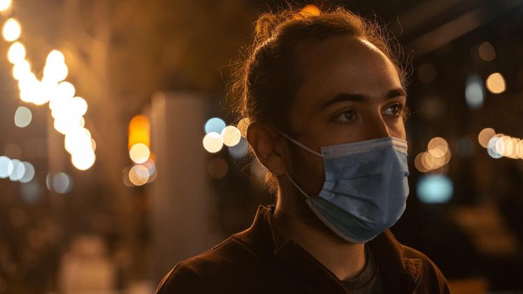 Pós-covid-19: Associação de risco entre excesso de peso e sintomas neurológicos