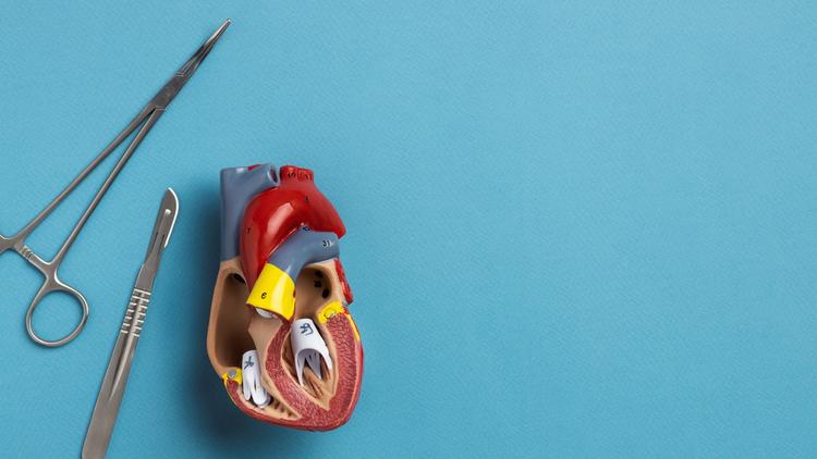 Há benefício da toracocentese de alívio na insuficiência cardíaca descompensada?