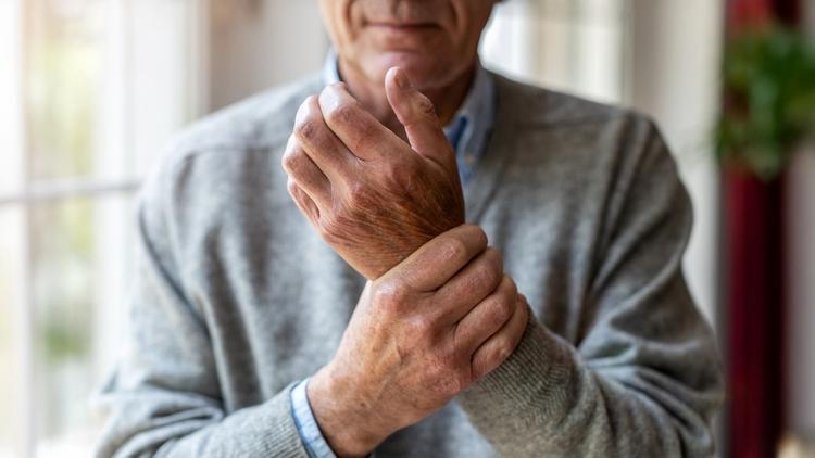 Artrite séptica pós-LCA: papel da irrigação e debridamento