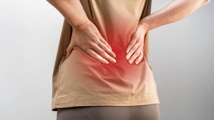 Caminhos para aliviar a dor lombar que o ortopedista precisa saber