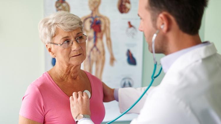 Quais as complicações relacionadas aos marcapassos sem cabos?