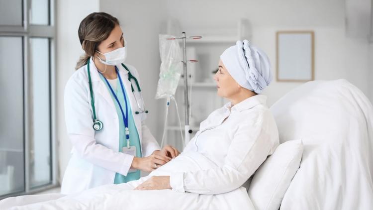 Efeito da ioga do riso sobre sintomas da quimioterapia e qualidade do sono