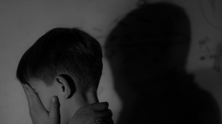 Impactos do abuso físico na saúde de crianças e adolescentes