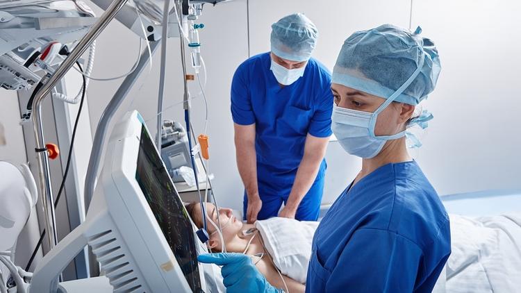 Infecções fúngicas invasivas em pacientes críticos