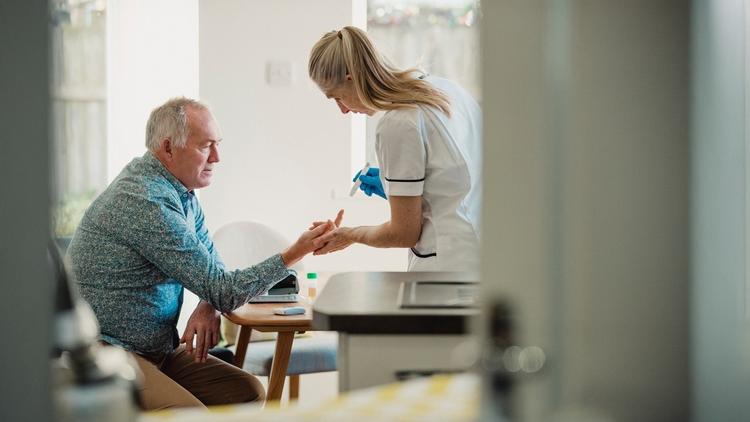 Osteoporose em pacientes com DM: diretriz 2025 da Sociedade Brasileira de Diabetes