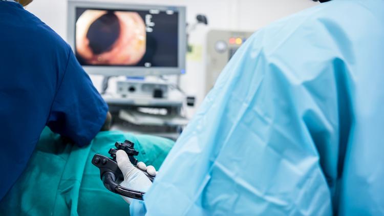 O que é mais efetivo na preparação intestinal para Ileocolonoscopia pediátrica?