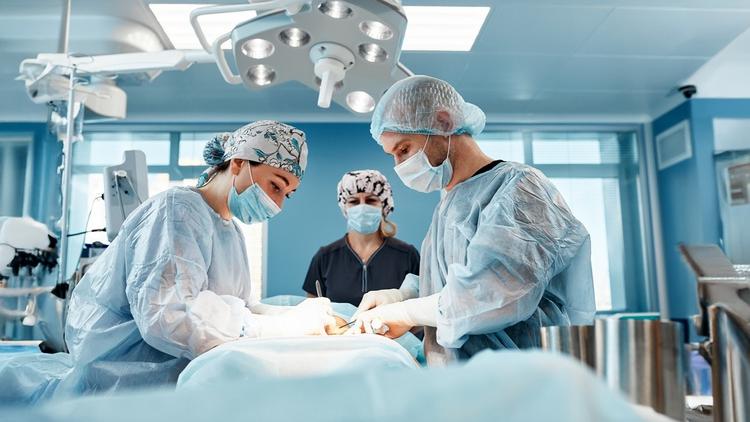 Técnica da gravata borboleta nas anastomoses colorretais