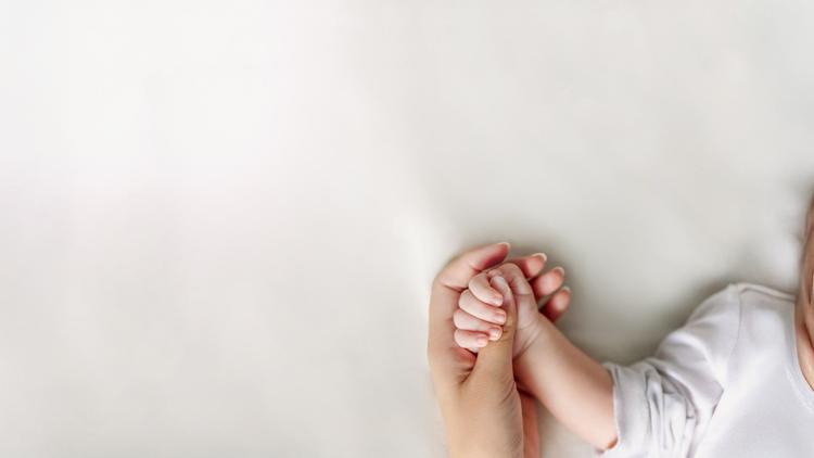 extrofia de cloaca em recém-nascida