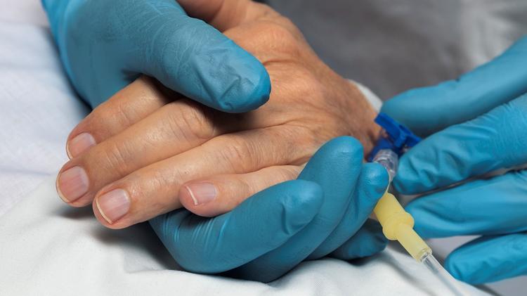 SUS vai capacitar profissionais em cuidados paliativos a partir de 2026