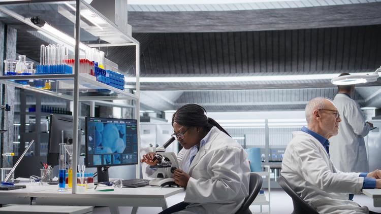 A FDA aprova novo tratamento para mieloma múltiplo recidivado ou refratário